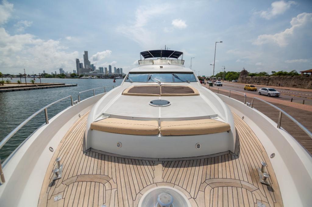 Yate Luxury Sunseeker Marlet 8 – La Cima del Lujo Británico