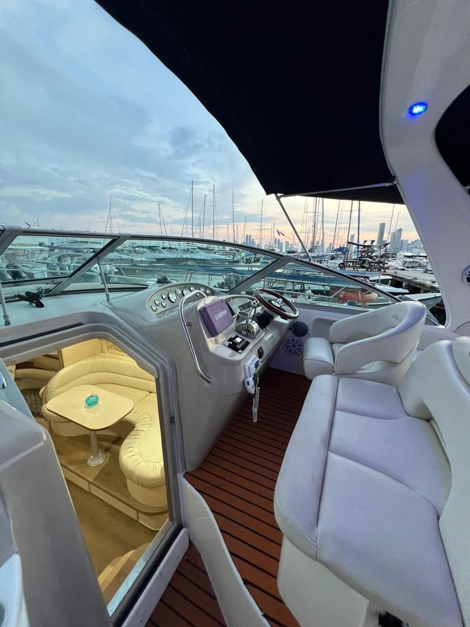 Yate Mamba 24 – Velocidad y Estilo en el Caribe