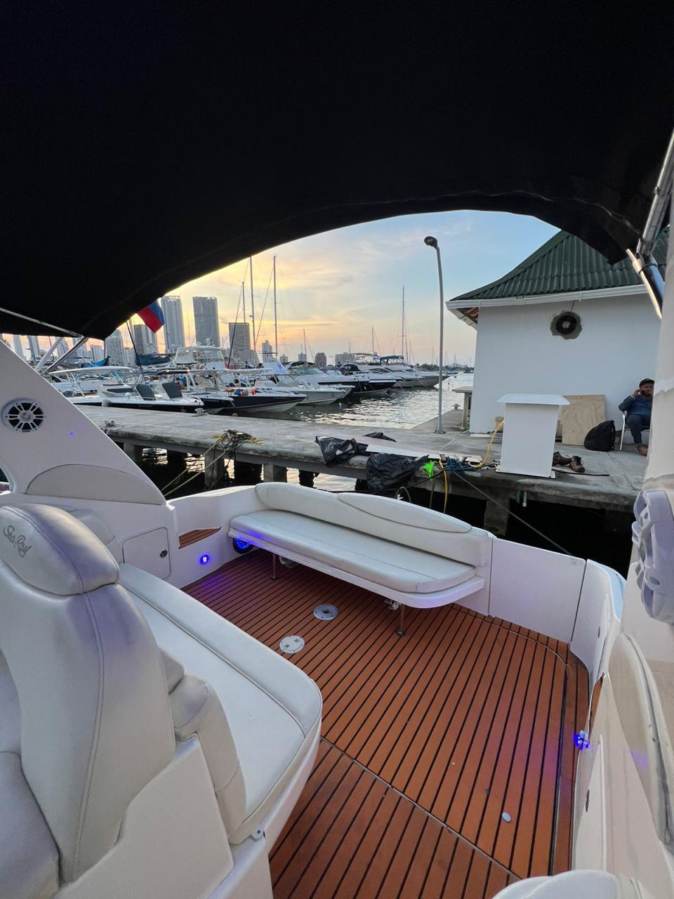 Yate Mamba 24 – Velocidad y Estilo en el Caribe
