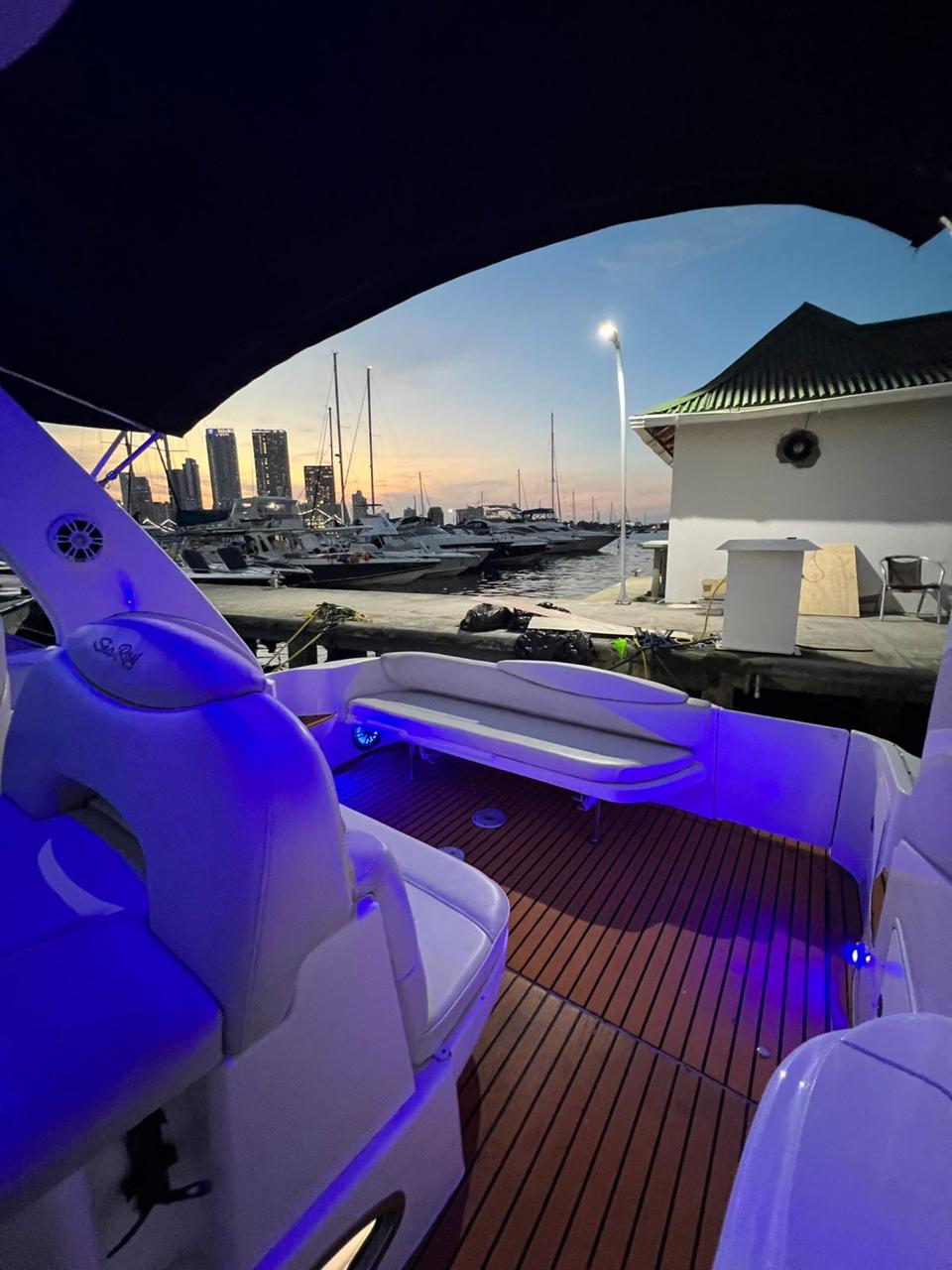 Yate Mamba 24 – Velocidad y Estilo en el Caribe