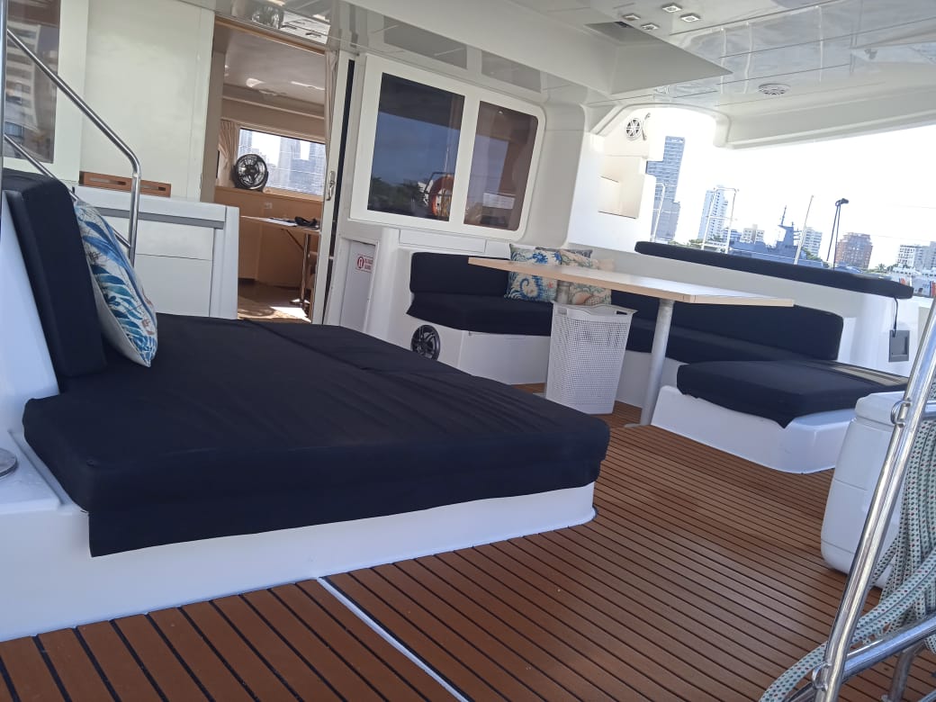Catamarán Sea Warriors – Experiencia Privada en el Caribe