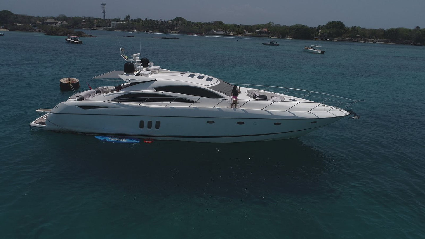 Yate Skyfall – Exclusividad y Confort en el Caribe