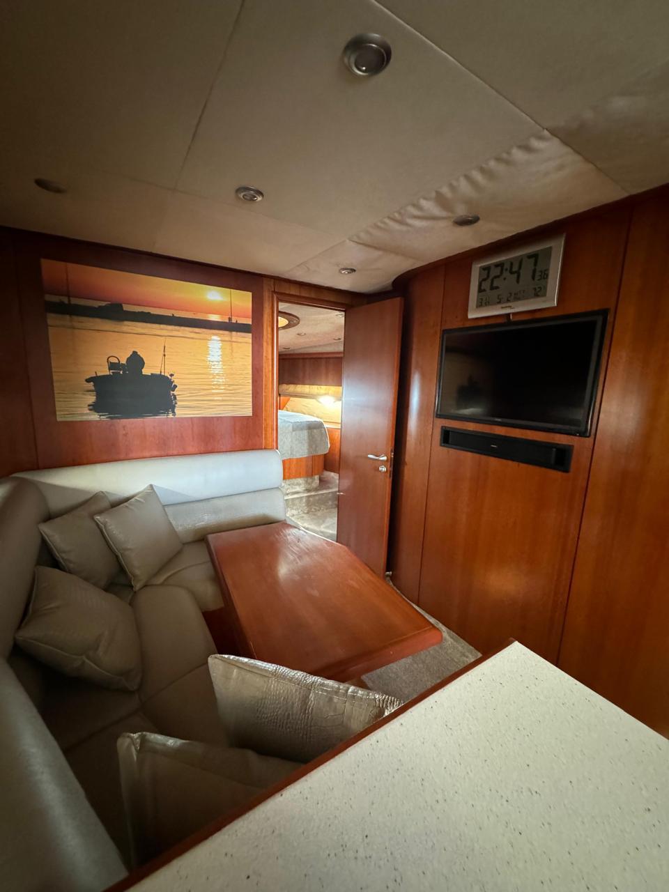 Yate Skyfall – Exclusividad y Confort en el Caribe