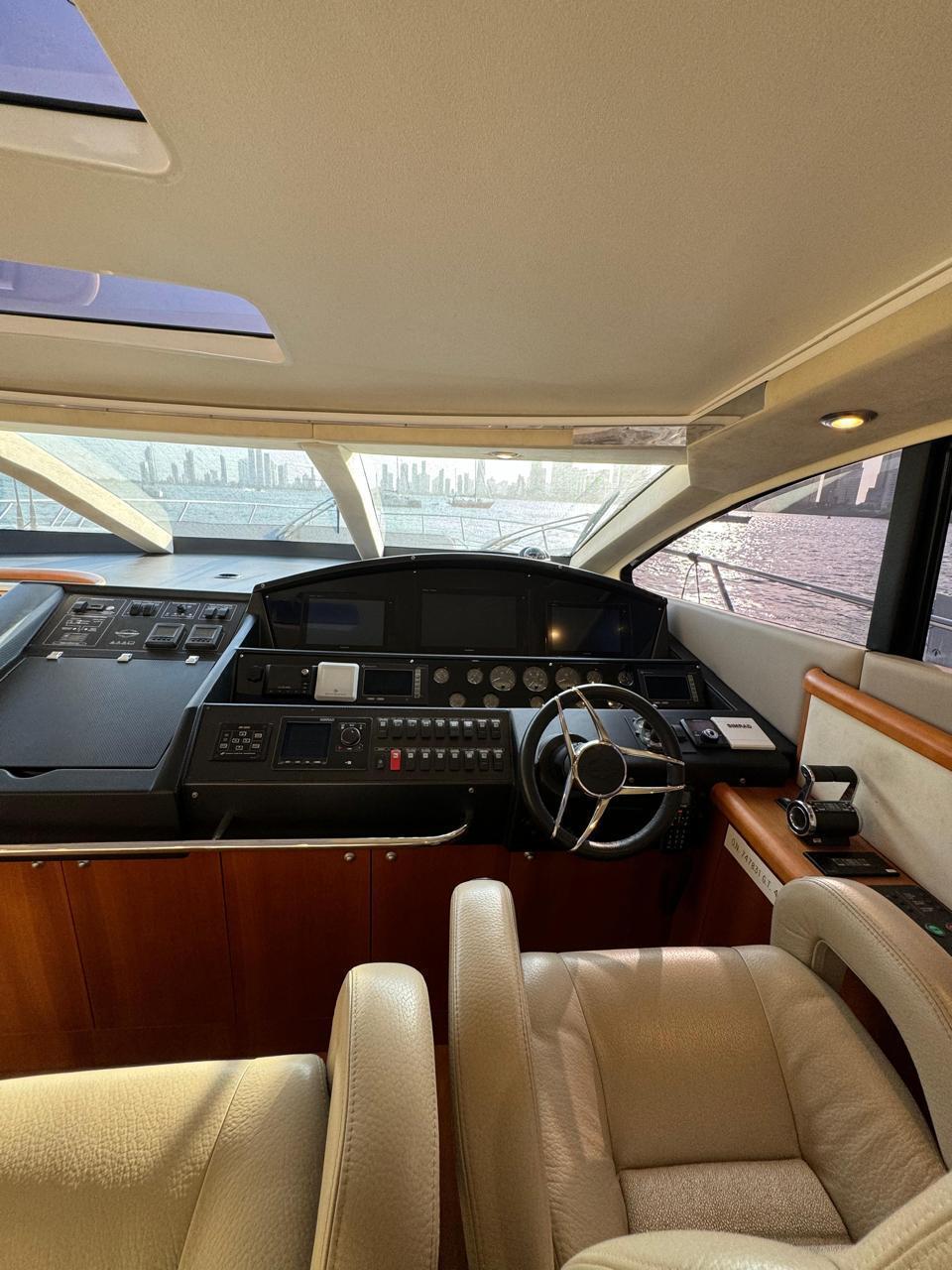 Yate Skyfall – Exclusividad y Confort en el Caribe