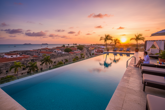 Hotel rooftop pool Cartagena vista al mar Caribe